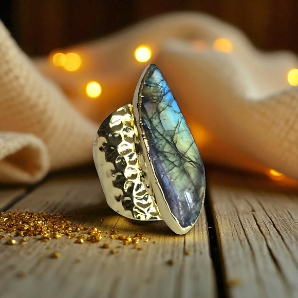 🆕️ Stunning Natural Labradorite Ring - Adjustable 14K Gold Plated Beauty! ✨ - Picture 9 of 13